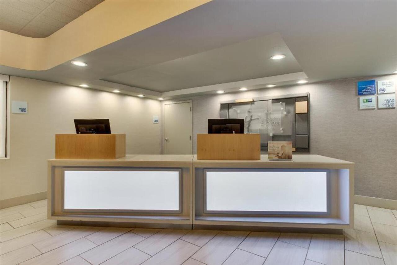 Holiday Inn Express Pittston - Scranton Airport By Ihg Esterno foto