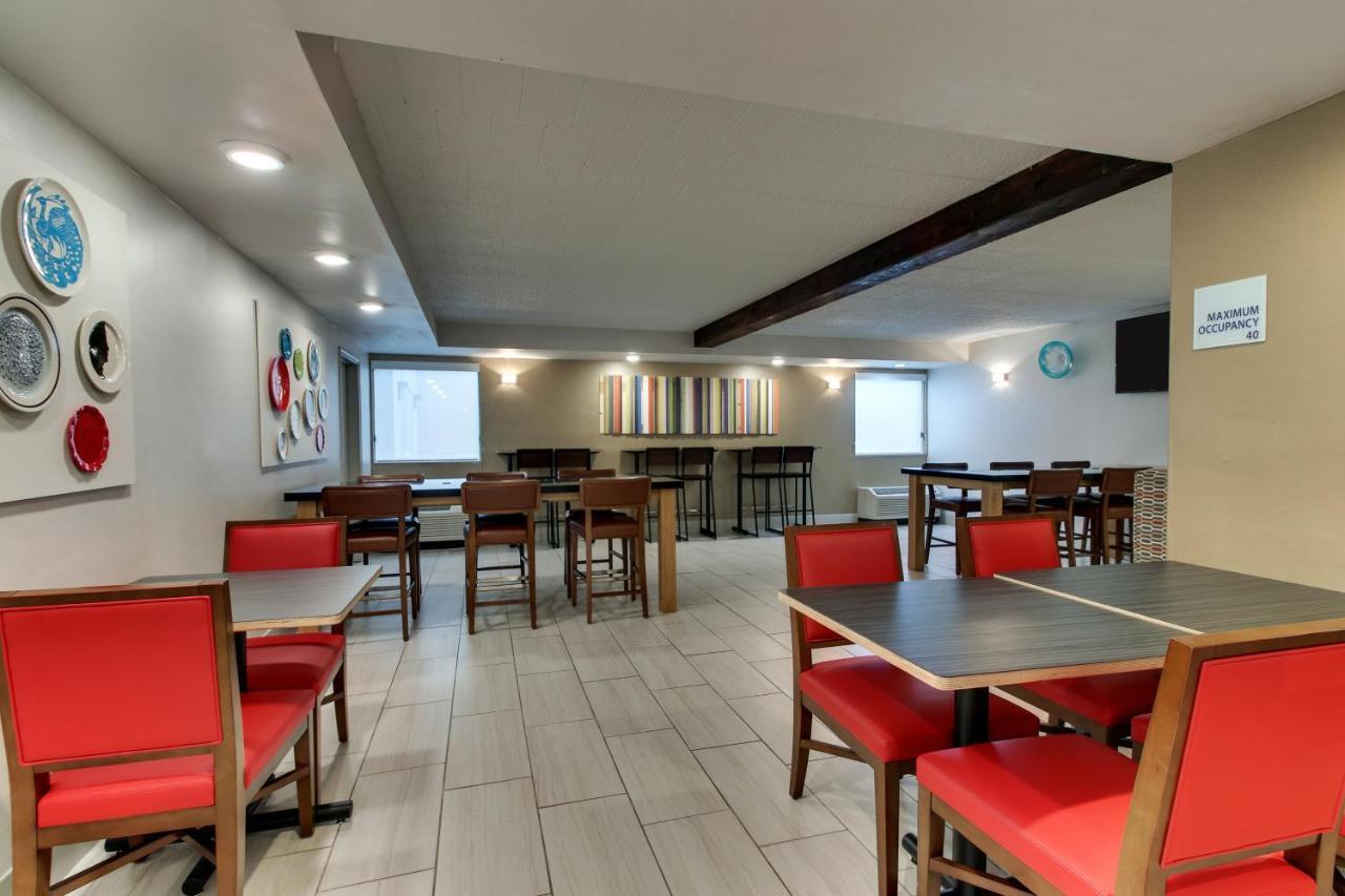 Holiday Inn Express Pittston - Scranton Airport By Ihg Esterno foto