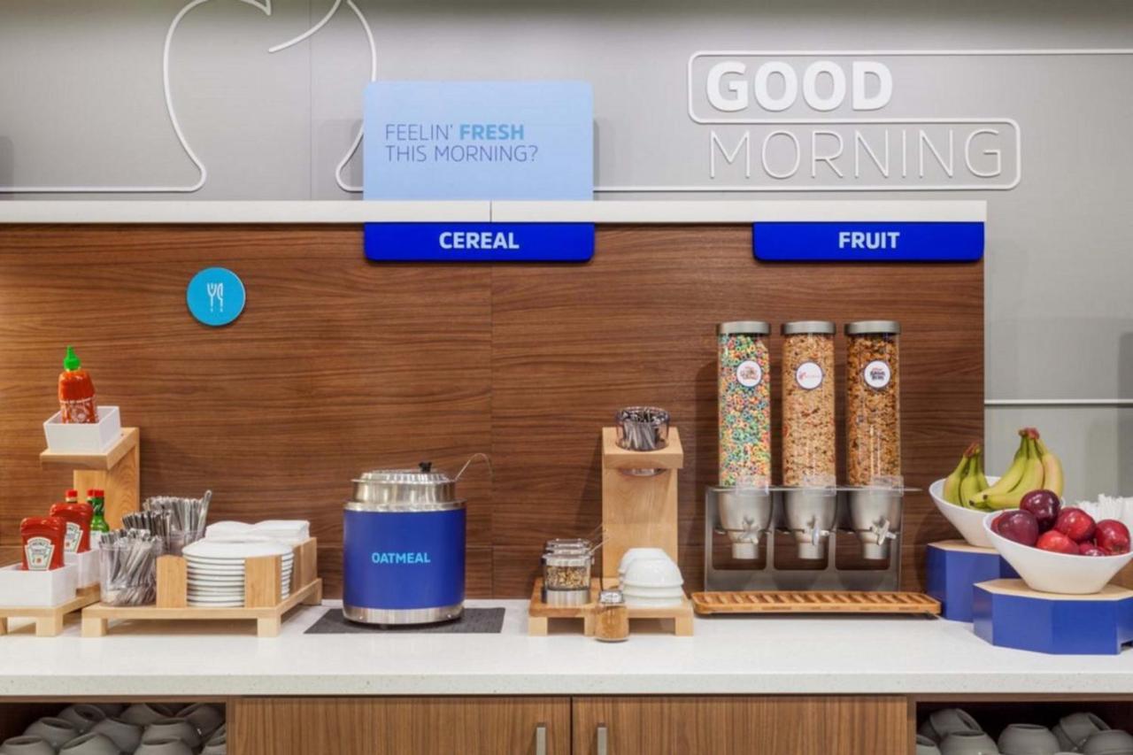 Holiday Inn Express Pittston - Scranton Airport By Ihg Esterno foto