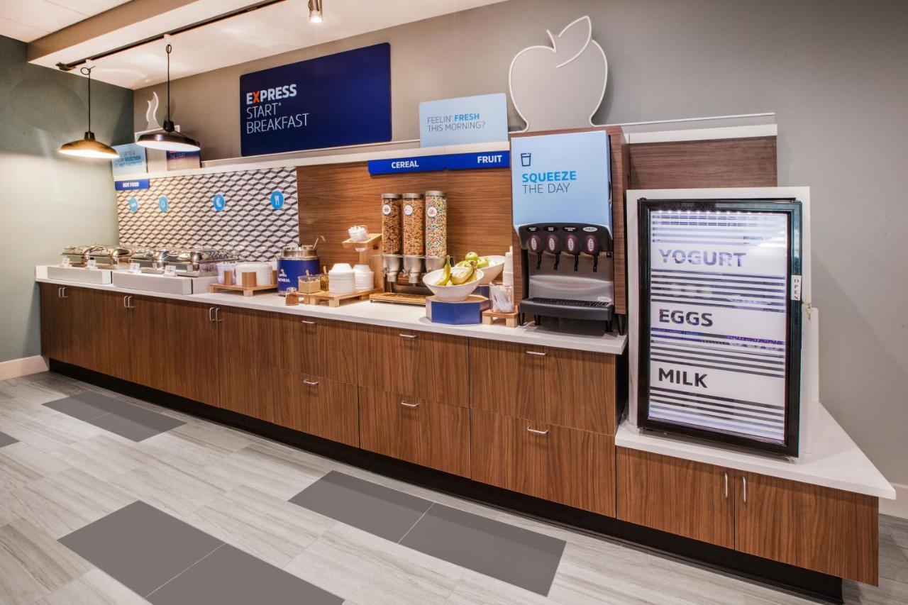 Holiday Inn Express Pittston - Scranton Airport By Ihg Esterno foto